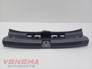 Gebrauchte Abdeckung Stürmer Keil hinten Mercedes A (177.0) 2.0 A-220 Turbo 16V Preis € 34,99 Margenregelung angeboten von Venema Autoparts