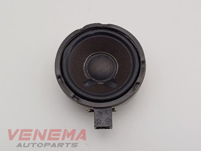 Używane Glosnik Mercedes A (177.0) 2.0 A-220 Turbo 16V Cena € 9,99 Procedura marży oferowane przez Venema Autoparts