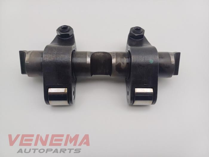 Usagé Axe culbuteur Volkswagen Caddy III (2KA,2KH,2CA,2CH) 1.9 TDI Prix € 74,99 Règlement à la marge proposé par Venema Autoparts