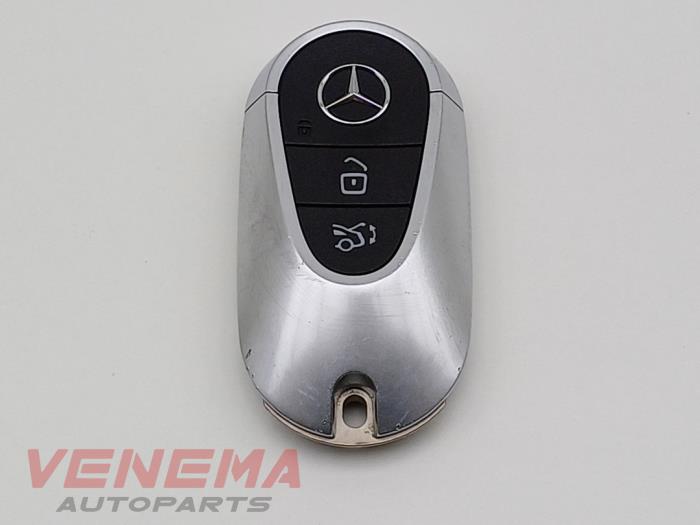 Używane Klucz Mercedes C Estate (S206) C-300 e 2.0 Turbo Cena € 174,99 Procedura marży oferowane przez Venema Autoparts