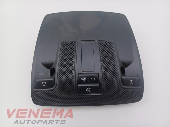 Begagnade Innerbelysning, fram Mercedes A (W176) 2.2 A-200 CDI, A-200d 16V Pris € 29,99 Marginaltabell erbjuds av Venema Autoparts