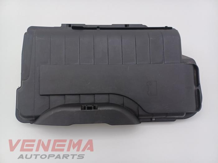 Begagnade Batterilock Mercedes A (W176) 2.2 A-200 CDI, A-200d 16V Pris € 9,99 Marginaltabell erbjuds av Venema Autoparts