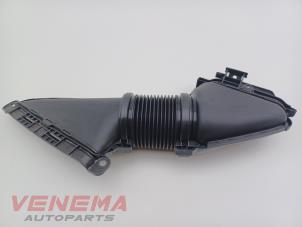 Begagnade Luftintagsslang Mercedes C Estate (S206) C-300 e 2.0 Turbo Pris € 89,99 Marginaltabell erbjuds av Venema Autoparts