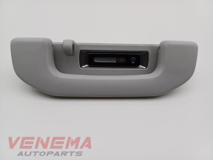 Begagnade Handtag Mercedes C Estate (S206) C-300 e 2.0 Turbo Pris € 9,99 Marginaltabell erbjuds av Venema Autoparts