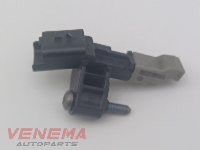 Begagnade Vevaxelsensor Opel Crossland (X) 1.2 Turbo 12V Pris € 9,99 Marginaltabell erbjuds av Venema Autoparts