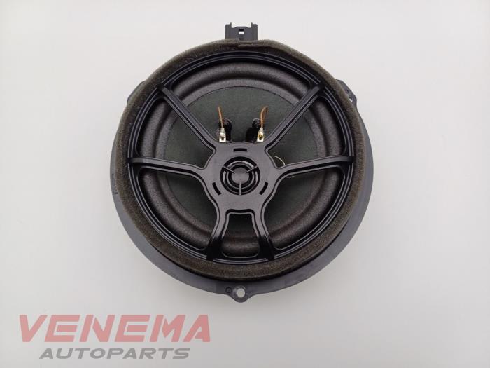 Używane Glosnik Ford Fiesta 7 1.0 EcoBoost 12V 100 Cena € 29,99 Procedura marży oferowane przez Venema Autoparts