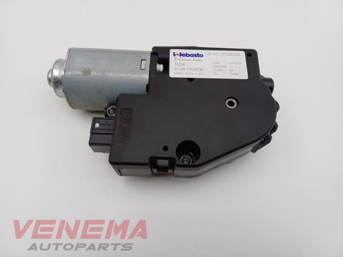 Używane Silnik szyberdachu BMW 3 serie Touring (F31) 320d 2.0 16V Cena € 69,99 Procedura marży oferowane przez Venema Autoparts