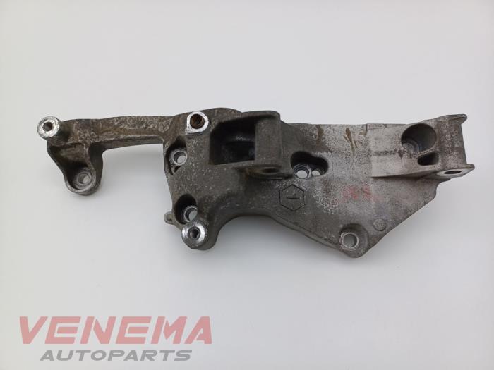 Usagé Support dynamo haut Peugeot 208 I (CA/CC/CK/CL) 1.2 12V e-THP PureTech 110 Prix € 29,99 Règlement à la marge proposé par Venema Autoparts