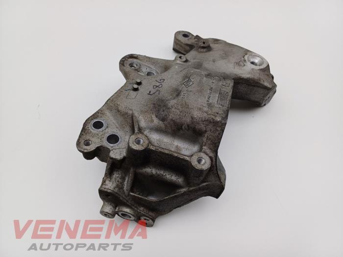 Engine mount from a Fiat Talento 1.6 MultiJet Biturbo 120 2019