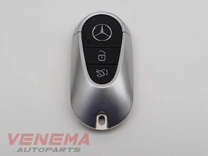 Używane Klucz Mercedes C Estate (S206) C-300 e 2.0 Turbo Cena € 174,99 Procedura marży oferowane przez Venema Autoparts
