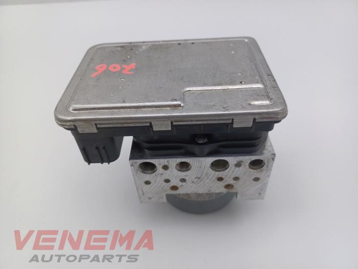 Usagé Bloc ABS Volkswagen Tiguan (AD1) 1.5 TSI 16V Evo BlueMotion Technology Prix € 84,99 Règlement à la marge proposé par Venema Autoparts