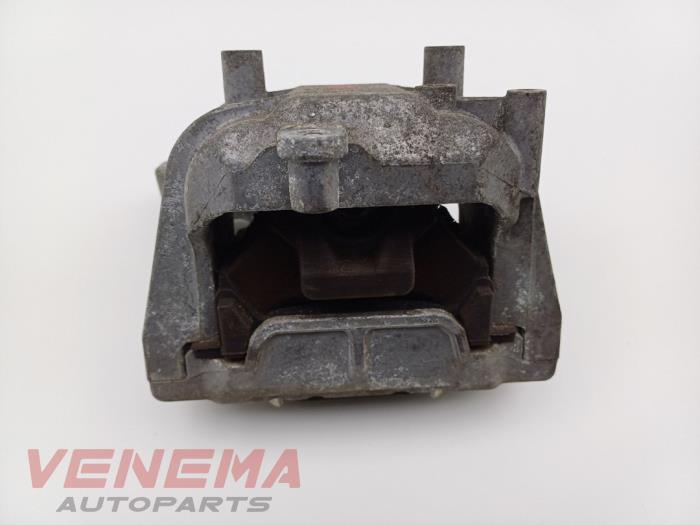 Used Engine mount Volkswagen Beetle (16AB) 1.6 TDI 16V Price € 9,99 Margin scheme offered by Venema Autoparts