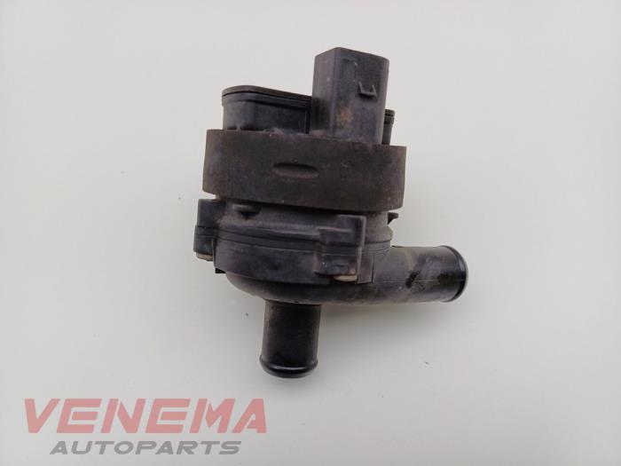 Begagnade Vattenpump Mercedes A (177.0) 1.3 A-160 Turbo 16V Pris € 74,99 Marginaltabell erbjuds av Venema Autoparts