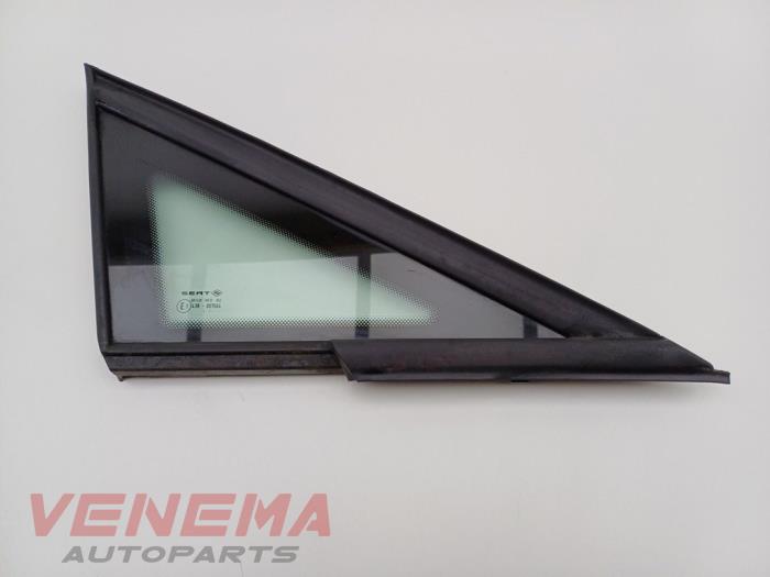 Front vent glass