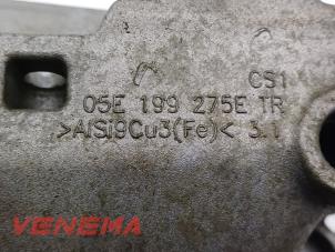Engine mount from a Skoda Kamiq 1.5 TSI 16V 2021