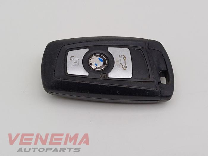 Używane Klucz BMW 1 serie (F20) 118i 1.5 TwinPower 12V Van Cena € 19,99 Procedura marży oferowane przez Venema Autoparts