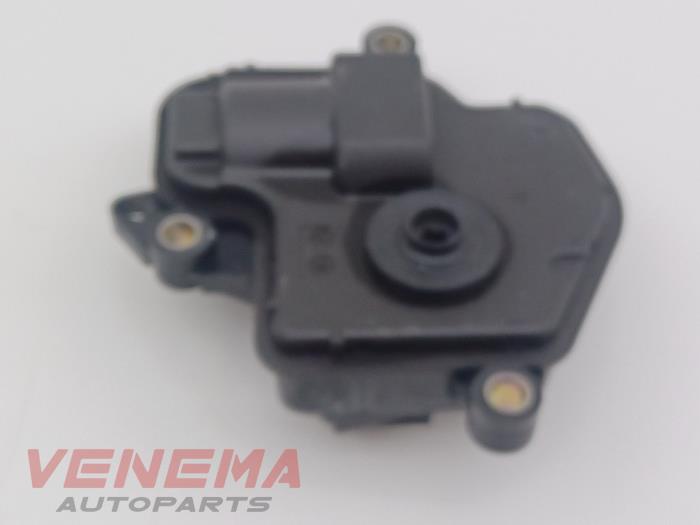 Begagnade Vattenpump Skoda Kamiq 1.5 TSI 16V Pris € 49,99 Marginaltabell erbjuds av Venema Autoparts