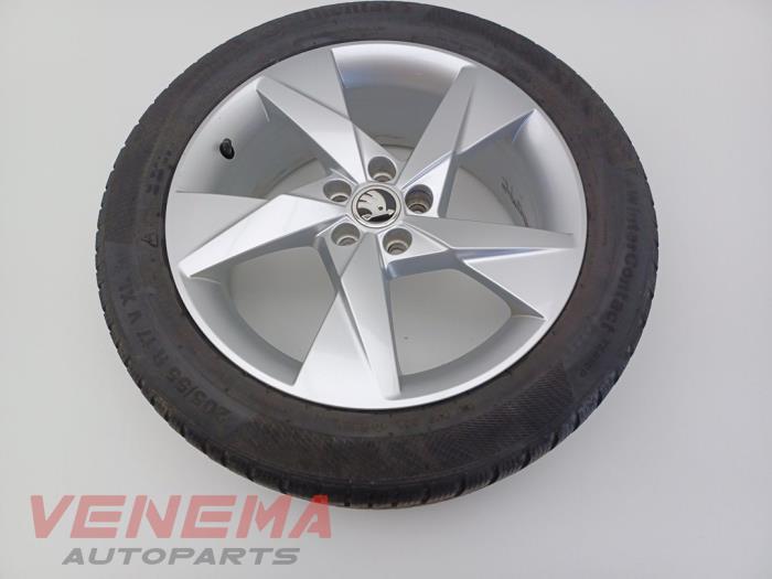 Begagnade Hjul + vinterdäck Skoda Kamiq 1.5 TSI 16V Pris € 149,99 Marginaltabell erbjuds av Venema Autoparts
