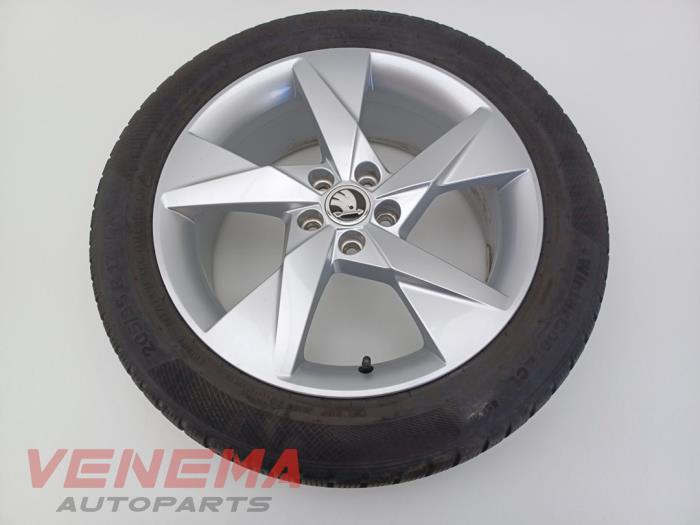 Begagnade Hjul + vinterdäck Skoda Kamiq 1.5 TSI 16V Pris € 149,99 Marginaltabell erbjuds av Venema Autoparts
