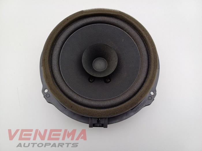 Używane Glosnik Ford Ka+ 1.2 Ti-VCT Cena € 9,99 Procedura marży oferowane przez Venema Autoparts