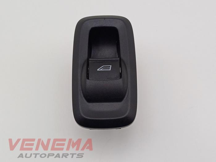 Usados Interruptor de ventanilla eléctrica Ford Ka+ 1.2 Ti-VCT Precio € 14,99 Norma de margen ofrecido por Venema Autoparts