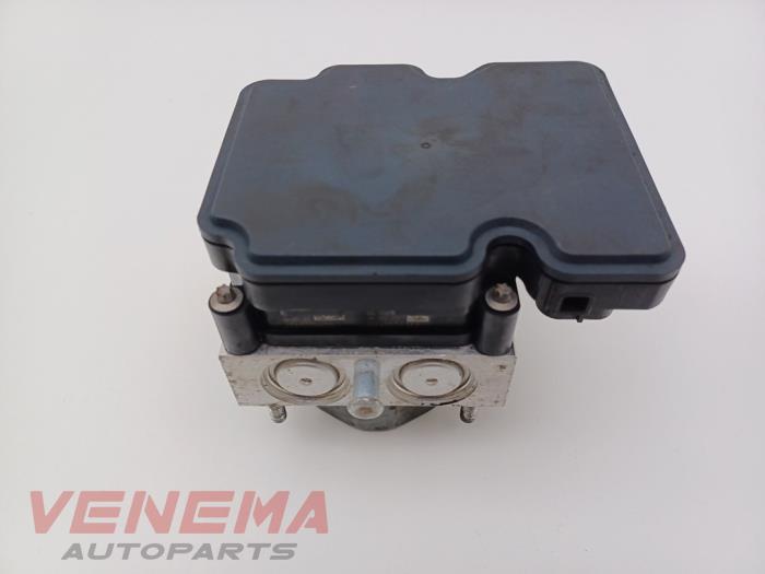 Begagnade ABS-pump Peugeot 108 1.0 12V Pris € 12,99 Marginaltabell erbjuds av Venema Autoparts