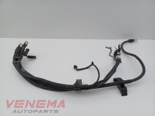 Usados Poste de batería Mercedes A (177.0) 1.3 A-180 Turbo 16V Precio € 64,99 Norma de margen ofrecido por Venema Autoparts