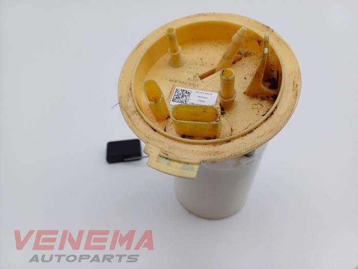 Usagé Pompe à carburant Volkswagen Golf VIII Variant (GC5) 2.0 TDI BlueMotion 16V Prix € 99,99 Règlement à la marge proposé par Venema Autoparts