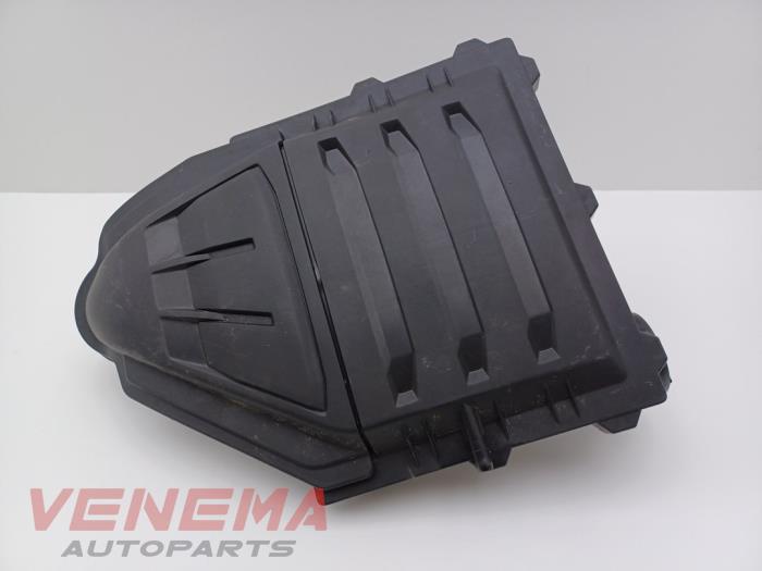 Begagnade Luftfilterhus Skoda Fabia III Combi (NJ5) 1.0 TSI 12V Pris € 49,99 Marginaltabell erbjuds av Venema Autoparts