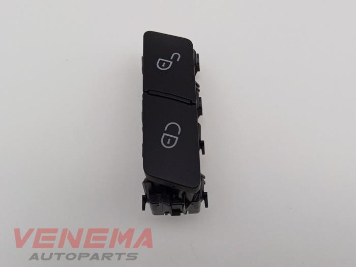 Usados Interruptor cierre centralizado Mercedes A (W176) 2.0 A-250 Turbo 16V Precio € 9,99 Norma de margen ofrecido por Venema Autoparts