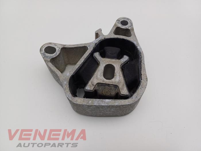 Used Engine mount Mercedes A (W176) 2.0 A-250 Turbo 16V Price € 14,99 Margin scheme offered by Venema Autoparts