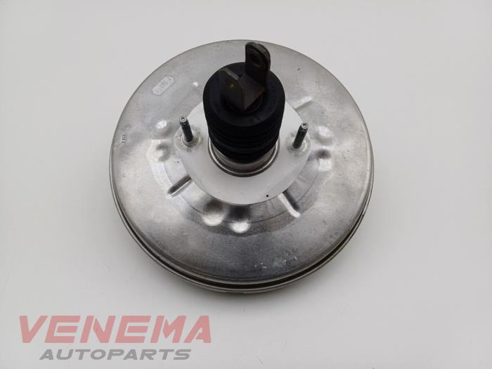 Usagé Servo frein Mercedes A (W176) 2.0 A-250 Turbo 16V Prix € 29,99 Règlement à la marge proposé par Venema Autoparts