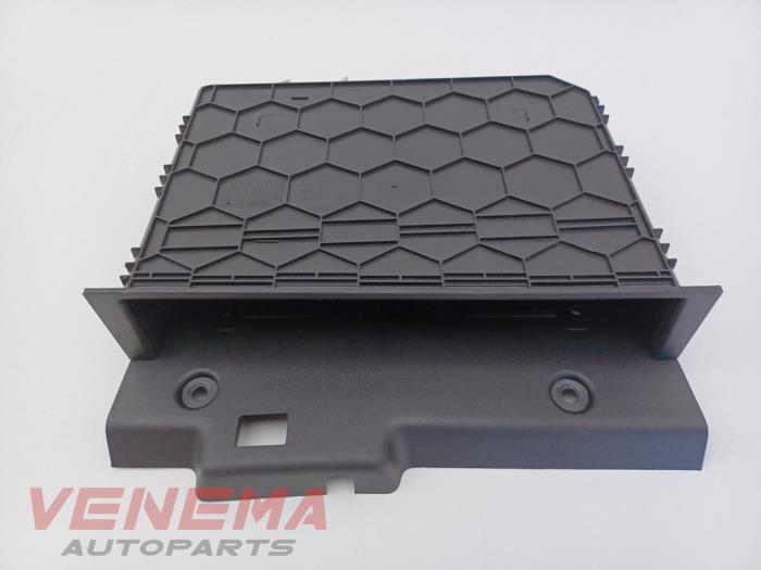 Usagé Divers Ford Fiesta 7 1.0 EcoBoost 12V 100 Prix € 19,99 Règlement à la marge proposé par Venema Autoparts