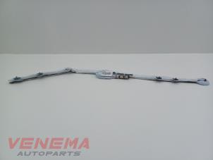 Usagé Airbag plafond gauche Skoda Fabia III Combi (NJ5) 1.0 TSI 12V Prix € 74,99 Règlement à la marge proposé par Venema Autoparts