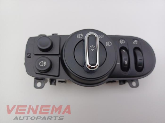 Usados Interruptor de luz Mini Mini (F56) 1.5 12V Cooper Precio € 49,99 Norma de margen ofrecido por Venema Autoparts