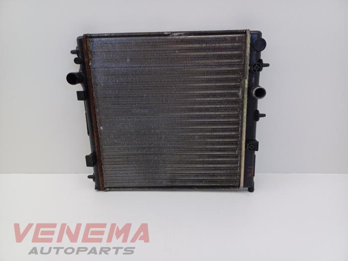 Usagé Radiateur Peugeot 208 I (CA/CC/CK/CL) 1.4 16V Prix € 24,99 Règlement à la marge proposé par Venema Autoparts