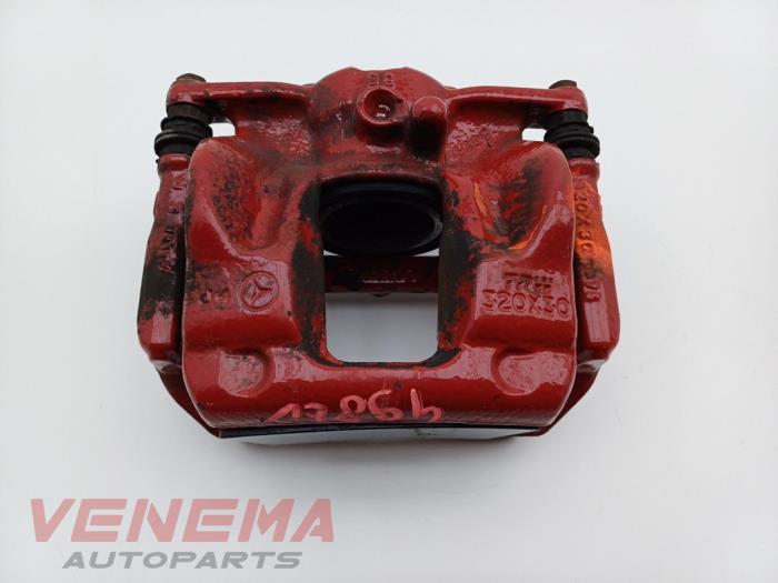 Gebrauchte Bremszange links vorne Mercedes A (W176) 2.0 A-250 Turbo 16V Preis € 149,99 Margenregelung angeboten von Venema Autoparts