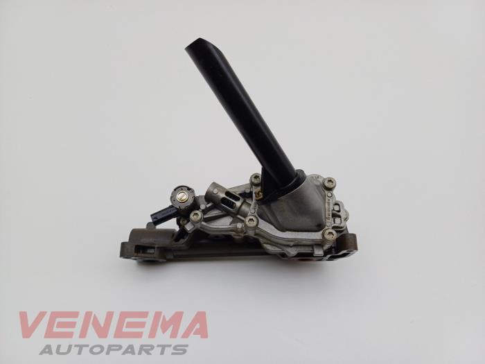 Używane Pompa oleju Mercedes A (W176) 2.0 A-250 Turbo 16V Cena € 84,99 Procedura marży oferowane przez Venema Autoparts