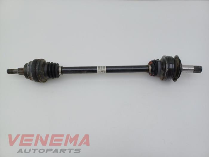 Gebrauchte Antriebswelle links hinten Mercedes ML III (166) 3.0 ML-350 BlueTEC V6 24V 4-Matic Preis € 299,99 Margenregelung angeboten von Venema Autoparts