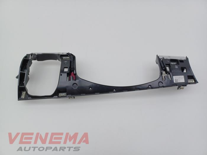 Usados Pieza de salpicadero Mini Mini (F56) 1.5 12V Cooper Precio € 19,99 Norma de margen ofrecido por Venema Autoparts