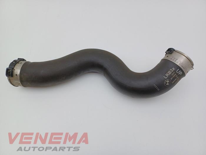 Usagé Tuyau intercooler BMW 1 serie (F20) 118i 1.5 TwinPower 12V Van Prix € 29,99 Règlement à la marge proposé par Venema Autoparts
