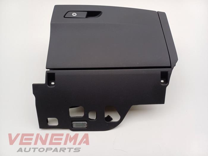 Gebrauchte Handschuhfach Audi A5 Cabrio (F57/F5E) 3.0 TDI V6 24V Quattro Preis € 39,99 Margenregelung angeboten von Venema Autoparts