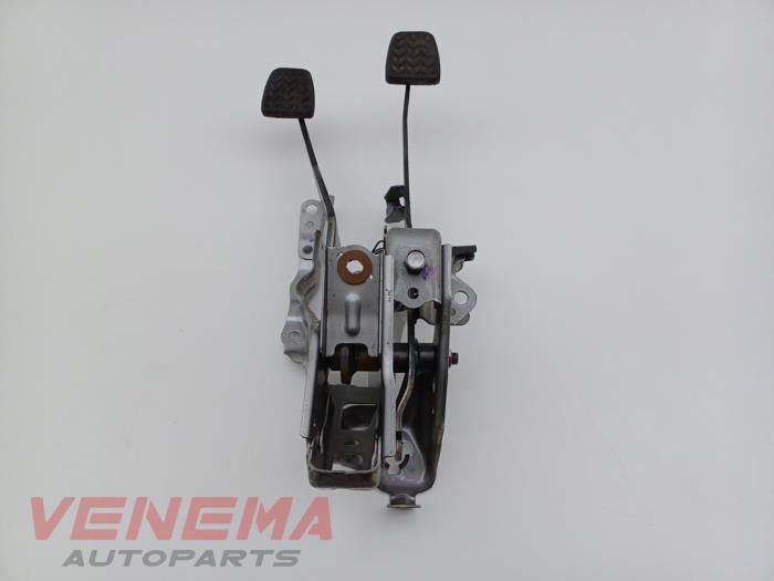 Gebrauchte Pedale Set Peugeot 108 1.0 12V VVT-i Preis € 49,99 Margenregelung angeboten von Venema Autoparts