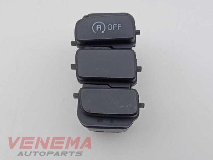 Usagé Commande start/stop Volkswagen Up! (121) 1.0 12V 60 Prix € 9,99 Règlement à la marge proposé par Venema Autoparts