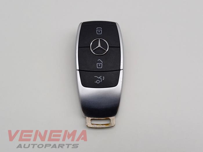 Używane Klucz Mercedes GLA (H247) 1.3 200 Turbo 16V Cena € 49,99 Procedura marży oferowane przez Venema Autoparts