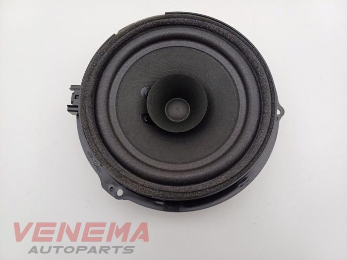 Używane Glosnik Ford Fiesta 7 1.0 EcoBoost 12V Cena € 14,99 Procedura marży oferowane przez Venema Autoparts