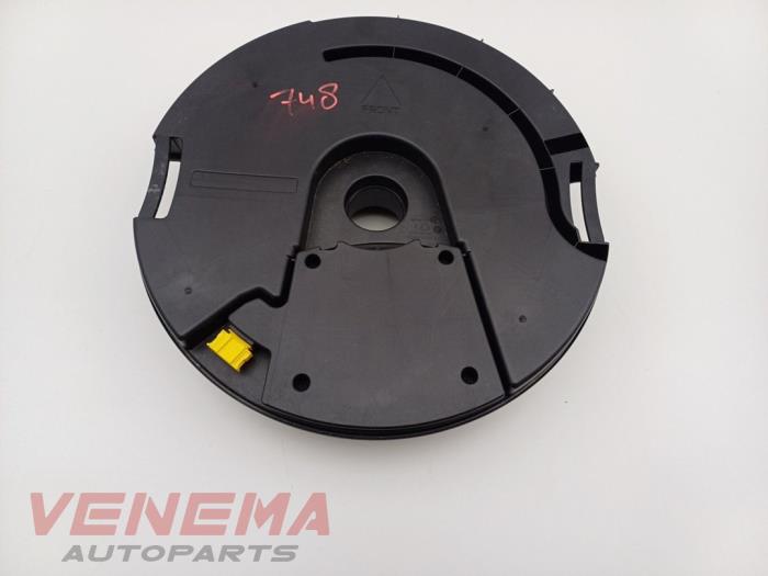 Używane Subwoofer Seat Leon (KLB) 1.5 TSI 16V Cena € 69,99 Procedura marży oferowane przez Venema Autoparts