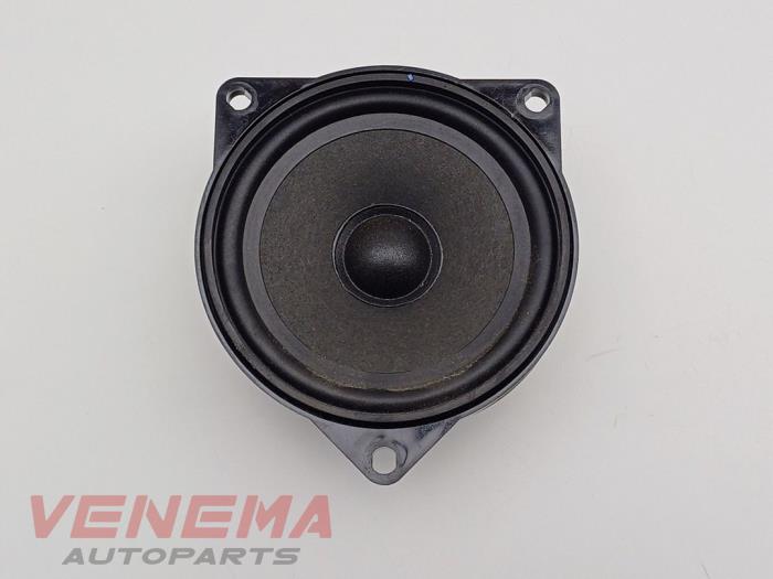 Używane Glosnik Mini Coupe (R58) 1.6 16V Cooper Cena € 9,99 Procedura marży oferowane przez Venema Autoparts