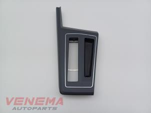 Usados Cubierta varios Volkswagen Golf VIII (CD1) 1.0 eTSI 12V Precio € 24,99 Norma de margen ofrecido por Venema Autoparts