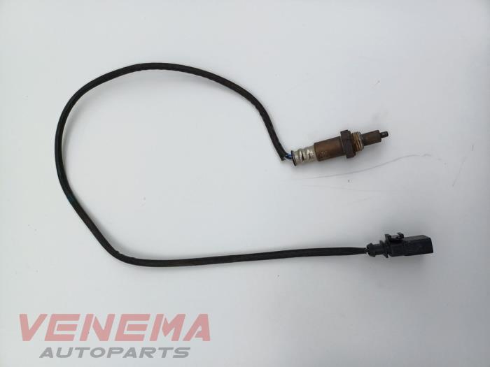 Lambda probe from a Volkswagen Golf VIII (CD1) 1.0 eTSI 12V 2022